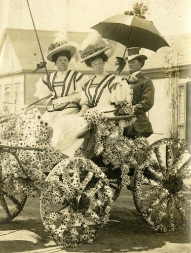 Great White Fleet Floral Parade Carriage