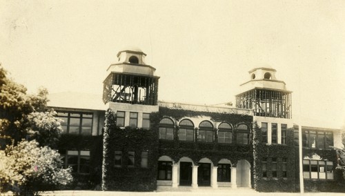 Santa Barbara 1925 Earthquake Damage - School