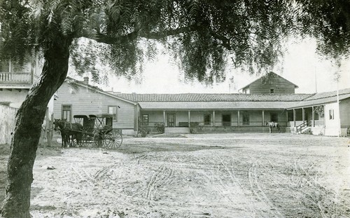 Casa de la Guerra Adobe