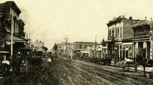 Looking Down State Street From De La Guerra Street (700 block State St.)