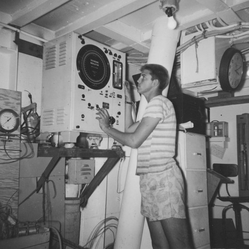 Discovering the MidPac Mountain Range on my watch! Edward S. Barr and the fathometer on Horizon, MidPac Expedition