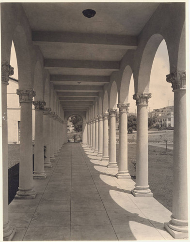 Bertha Harton Orr Hall - Colonnade