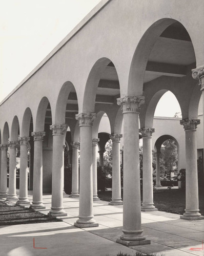 Bertha Harton Orr Hall - Colonnade