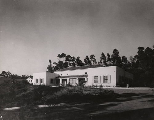 Emmons Memorial Health Center - General view from Quad