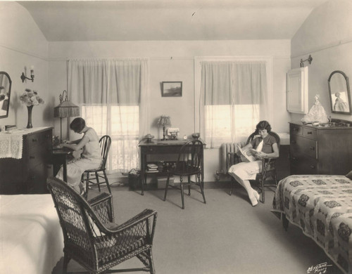 Bertha Harton Orr Hall - Interior, Dorm room