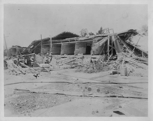 Ruins of a downtown Santa Rosa hotel after the 1906 earthquake