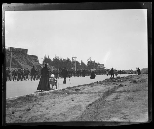 Spanish-American War Expedition leaving for Manila, Van Ness Avenue, San Francisco