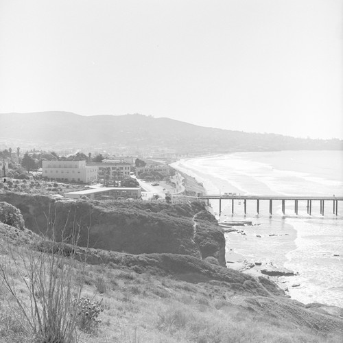 Scripps Aquarium and view of Scripps Institution of Oceanography, California