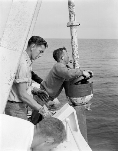 Velero IV: Dredging and coring operations off Catalina, California by the Hancock Foundation, USC