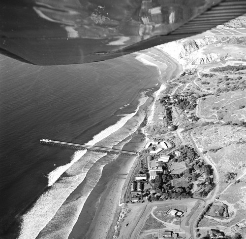 Aerial views of the Scripps Institution of Oceanography made from a plane owned by the owner of the Valencia Hotel, Gifford Ewing, circa 1947