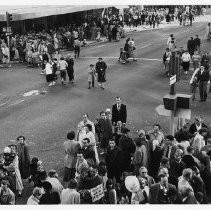 Shopping Crowds