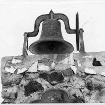 This bell sits atop a historical monument commemorating the old town of Campo Seco. It hung in a now abandoned school from 1925 to 1952