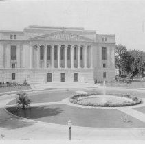 Exterior view of the State Library and Courts Building