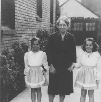 Francis (Jossie) Wiley Joslyn with her Two Grandaughters