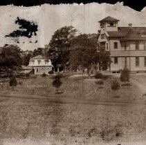 Exterior view of the Fair Oaks School at California and Temescal Streets