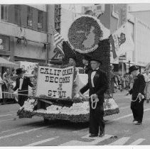 Float Celebrating California Statehood on Parade