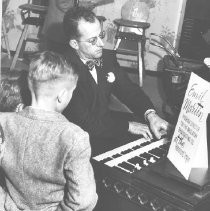 Weinstock's Organ Demonstration