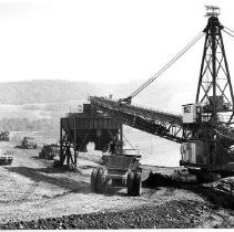 Oroville Dam transfer conveyor and hopper