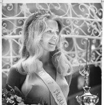 Carol Ayn Dowling, crowned Miss Metropolitan Sacramento, Maid of Sacramento