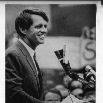 Senator Robert F. Kennedy (D-NY) campaigning for president, Florin Center