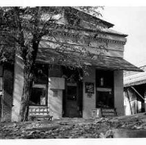 Front (Main Street) side, D.O. Mills Bldg. - photo by O. Weston, Dec. 10, 1947