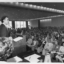 Gov. Brown speaking before the California Raltors Association