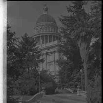 California State Capitol and park