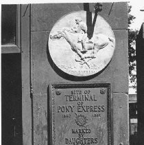 Plaque commemorating the Pony Express