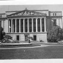 Exterior view of the California State Library on Capitol Ave