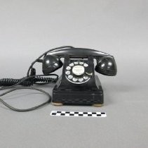Telephone, Desk