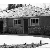 Doctors' offices building