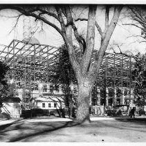 Exterior view of the California State Capitol undergoing construction of the new annex