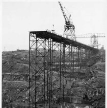 Cranes Build Steel Structure for Dam