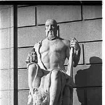 Statues at the California State Treasurer's buiding