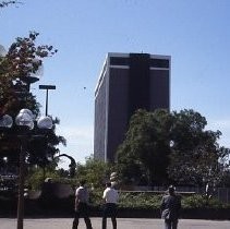 View looking west along the K Street Mall from 4th Street