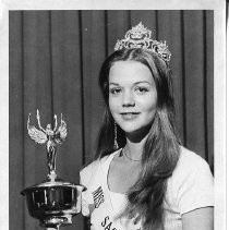 Kiki Kroner, Miss Metropolitan Sacramento, 1975, with winner's trophy and tiara