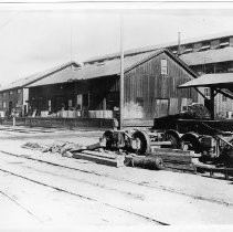 Exterior view of General Stores, number 1 in the Southern Pacific Company's railyards in 1916