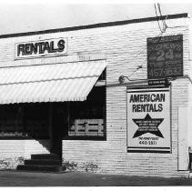"American Rentals on Folsom Boulevard has closed, and many customers want their money back"