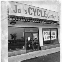 Jay's Cycle Center store with "closed" and "for lease" signs