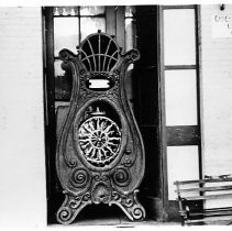 Wells Fargo Building, mechanical music box in doorway