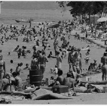 Throngs at Folsom Lake