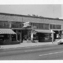 Dell Watkins, Florist