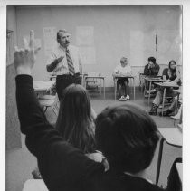 Walter McClarin, Sacramento Peace Center, speaking to students