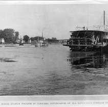 Traffic on the Sacramento River