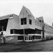 East side of Sutter Square Galleria showing Flash store