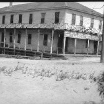 Hanson's Saloon