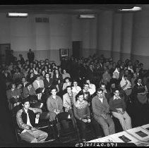 Newspaper Clinic City Group in auditorium