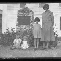 Family standing in front of the Mariposa County court house