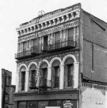 Photograph of Adams Express Building in Old Sacramento, prior to restoration