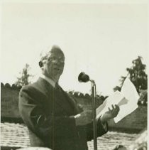 Governor Olsen speaking at Sutter's Fort